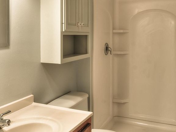 3rd image of 14805 Franklin Plz