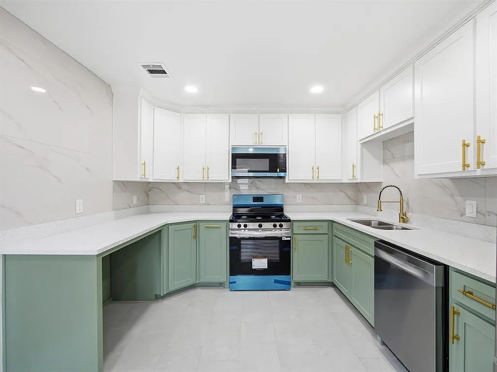 3 bed, 1655 sqft, $2,700 — Photo 1