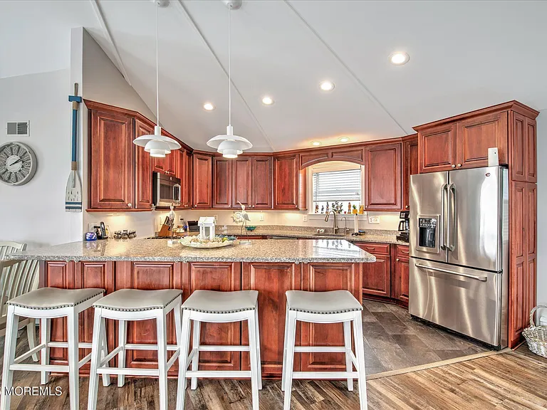 424 E Longport Ave — Photo 15