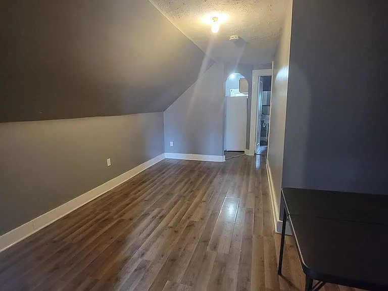 55 Cotter Ave — Photo 9