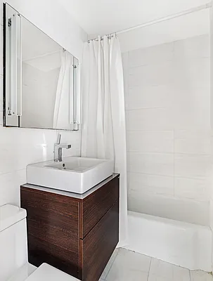Sold by R New York | media 10