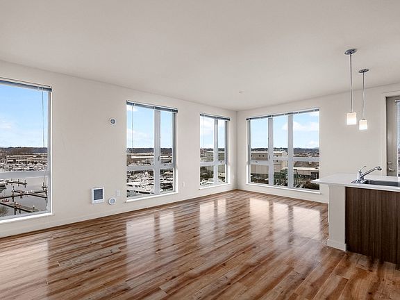 3rd image of 1933 Dock St #218