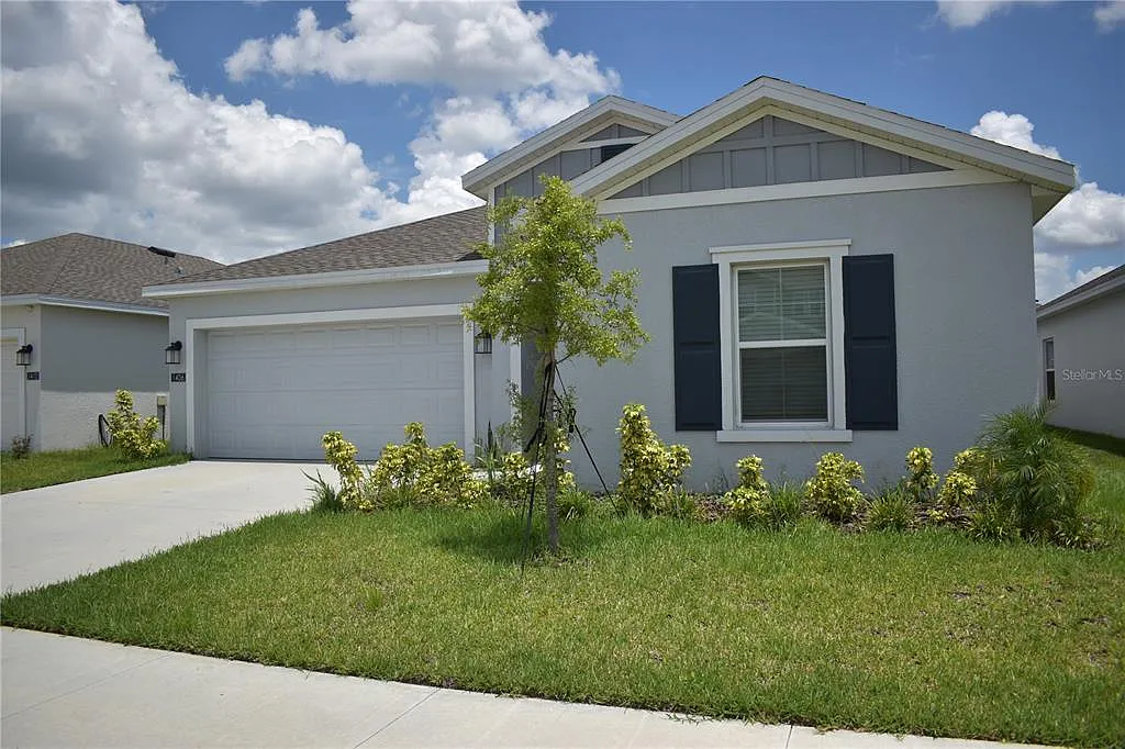 4 bed, 2.0 bath, 1955 sqft, $2,000 — Photo 2