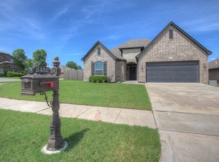 2452 S Narcissus Ave, Broken Arrow, OK 74012