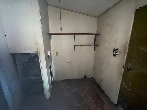 3rd image of 230 Reva Ln