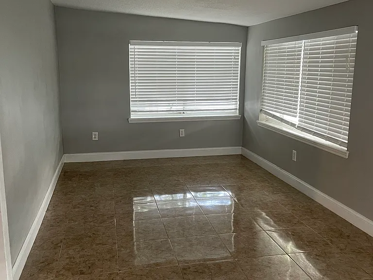 5328 Goddard Ave — Photo 7