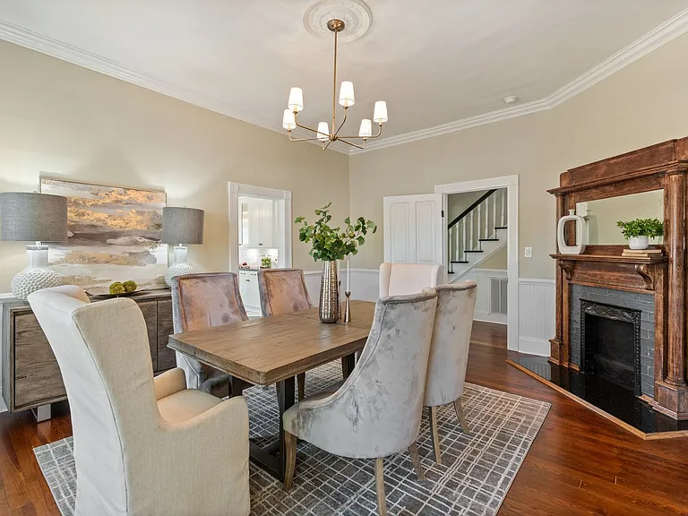 402 S Chester St — Photo 17