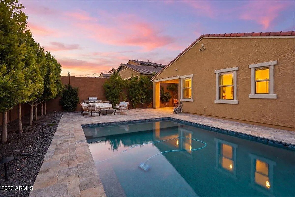 3 bed, 2000 sqft, $2,850 — Photo 1