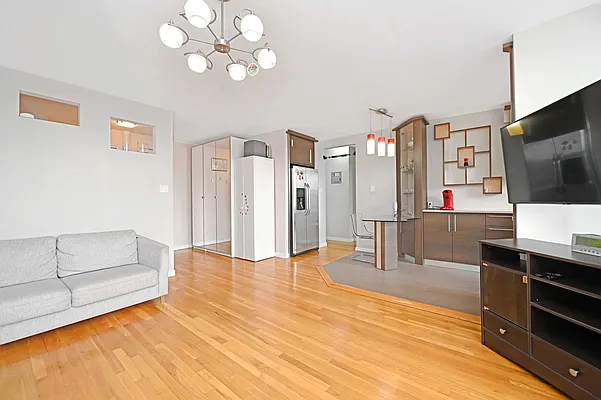 Sold by Amerihomes Realty of NY | media 7