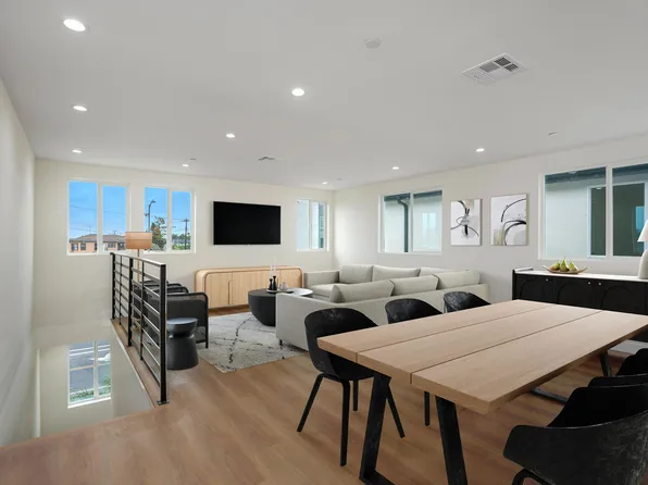 10909 S Main St, Los Angeles, CA