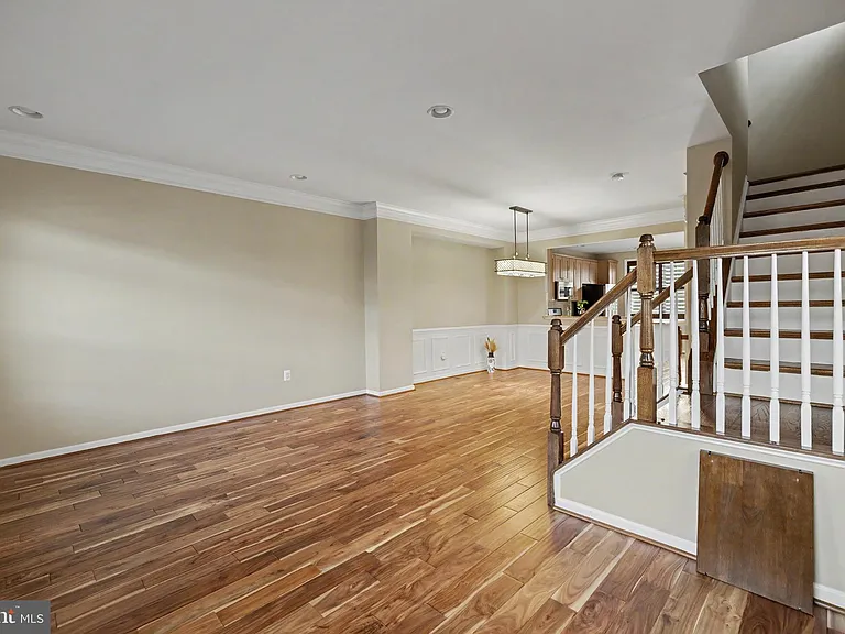 23108 Sunbury St — Photo 12