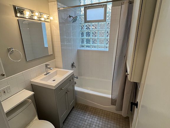 5th image of 1320 N Wicker Park Ave APT 2F