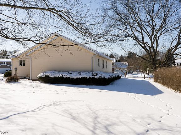 5th image of 3210 S Billingsgate Cir NW