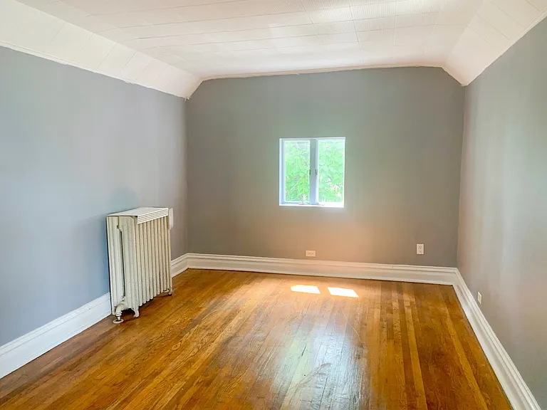 1940 W Eddy St #3 — Photo 9