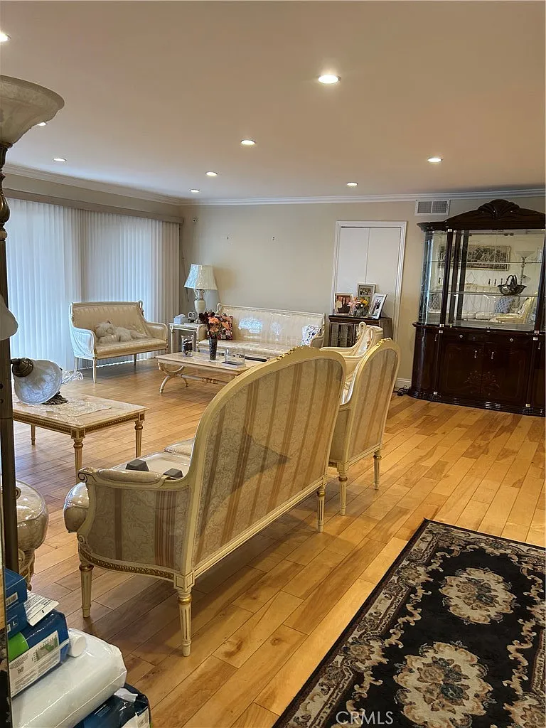2 bed, 1753 sqft, $3,997 — Photo 2