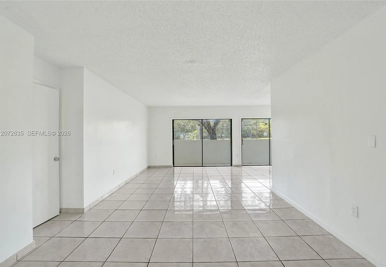 Miller Gardens Condo — Photo 3