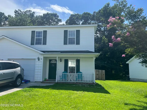 208 Winners Circle S, Jacksonville, NC 28546