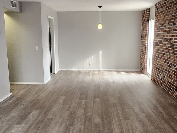 3rd image of 4811 Chicago St #2B