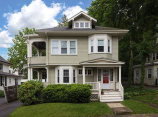 10 Read Ct, Newton, MA 02459