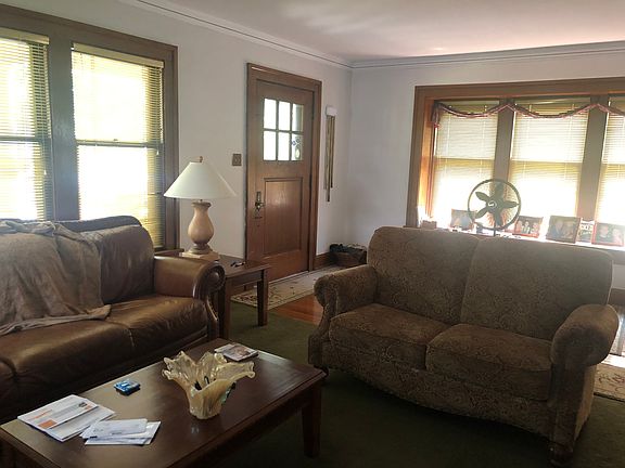 3rd image of 72 Glenwood Blvd