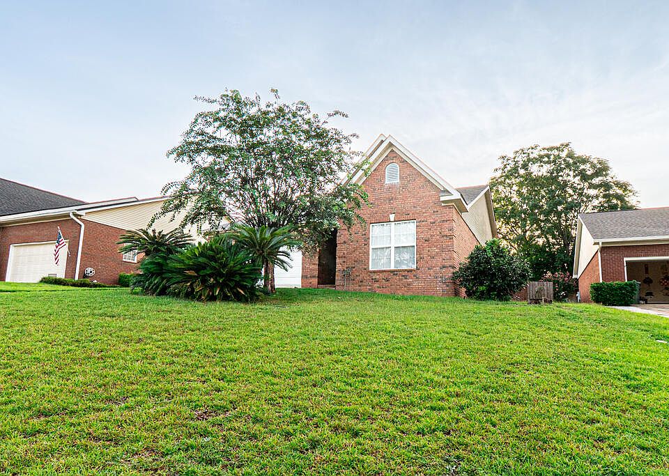 1st image of 138 Muirfield Ln