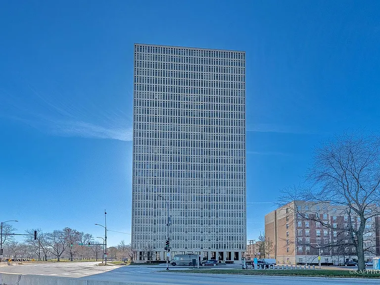 6700 S South Shore Dr #22B — Photo 1