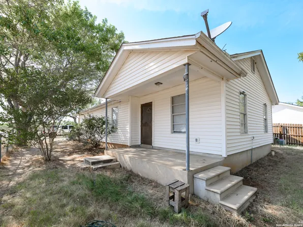 6002 Stuart Rd (FM 1628), Adkins, TX 78101