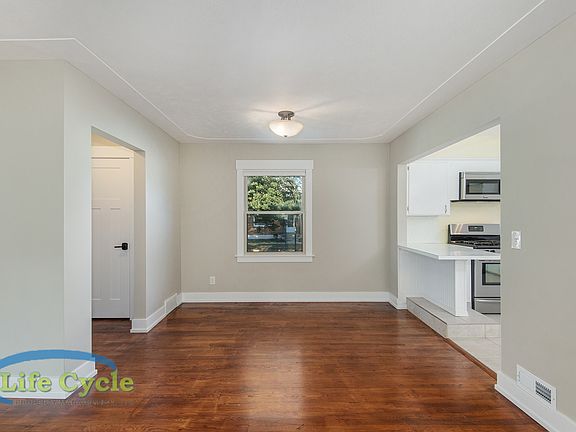 4th image of 1055 Lake Michigan Dr NW