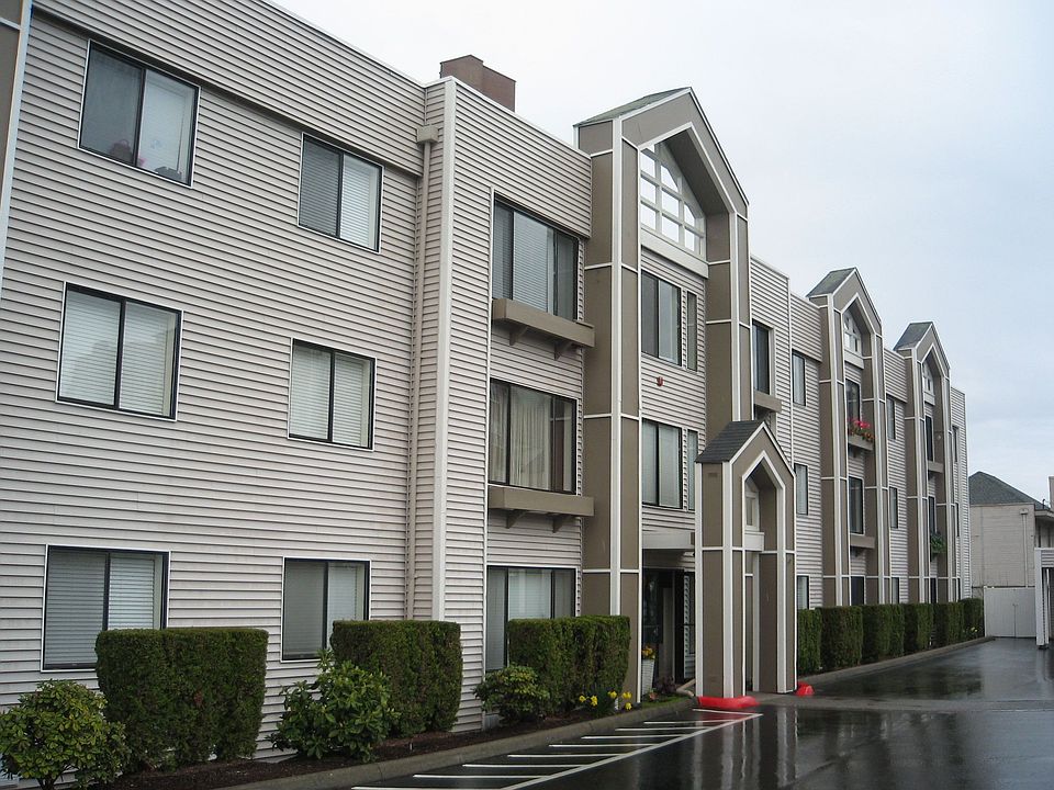 Exterior View from Left