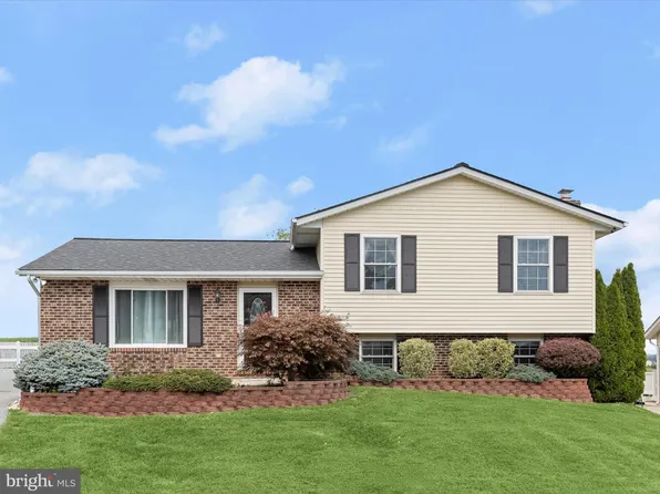 869 Snowfall Way, Westminster, MD 21157