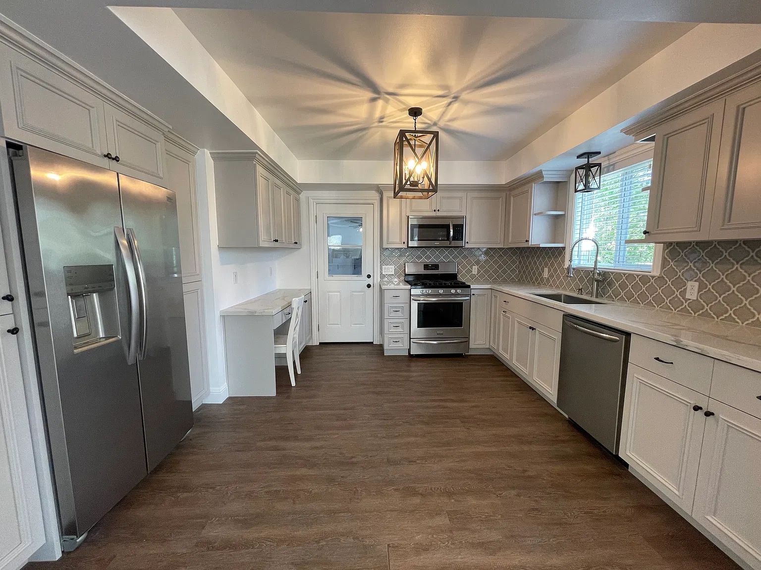 2 bed, 1.5 bath, 1150 sqft, $4,000 — Photo 3