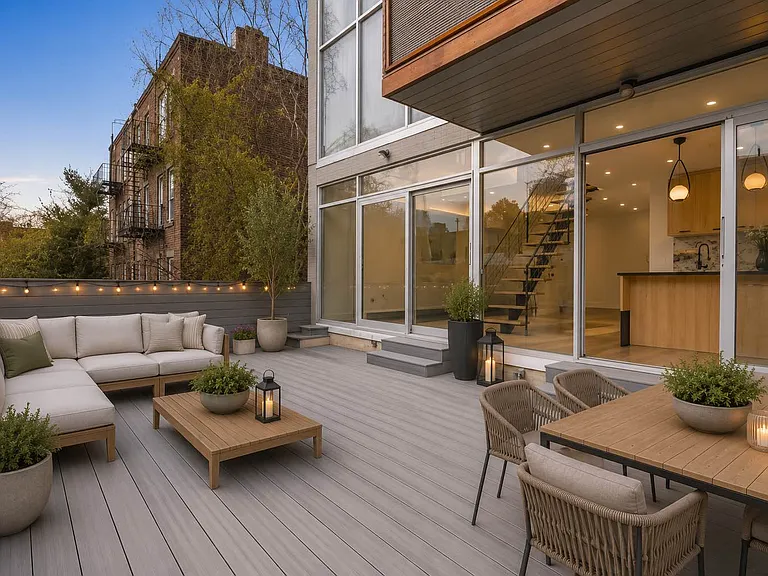 188 Freeman St #2R — Photo 2