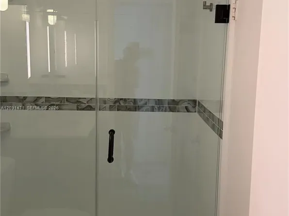 8600 SW 212th St APT 205, Cutler Bay, FL 33189