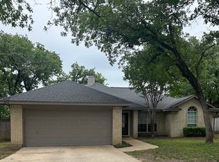 1116 Shadow Ridge Dr, Azle, TX 76020