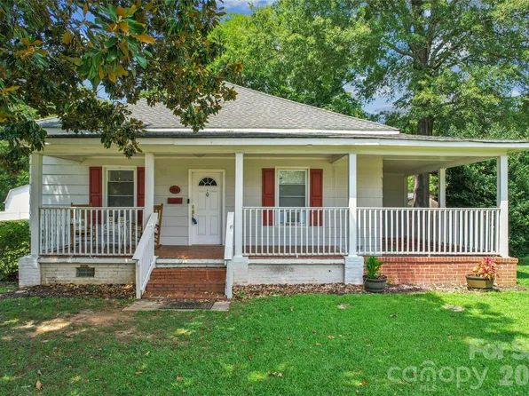 706 S Main St, Clover, SC 29710