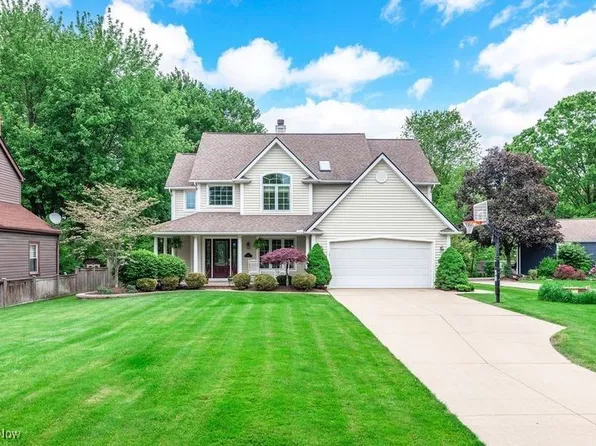 635 Brooke Ln, Bay Village, OH 44140