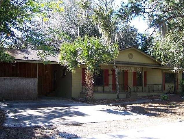 1st image of 218 Oakwood Dr
