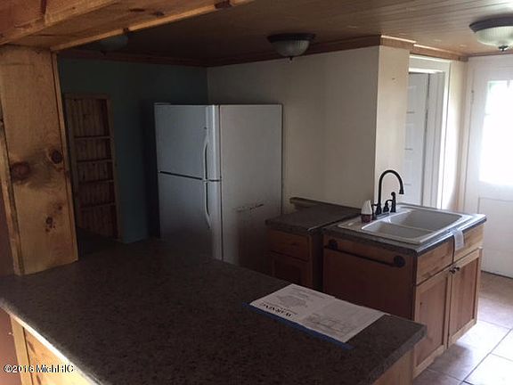 4th image of 807 Green St