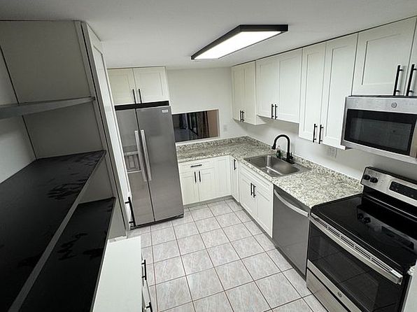 400 Commodore Dr APT 101