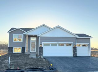 1015 Ashbury Ln NE, Hanover, MN 55341