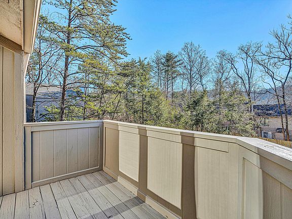 3rd image of 7118 Pine Ct
