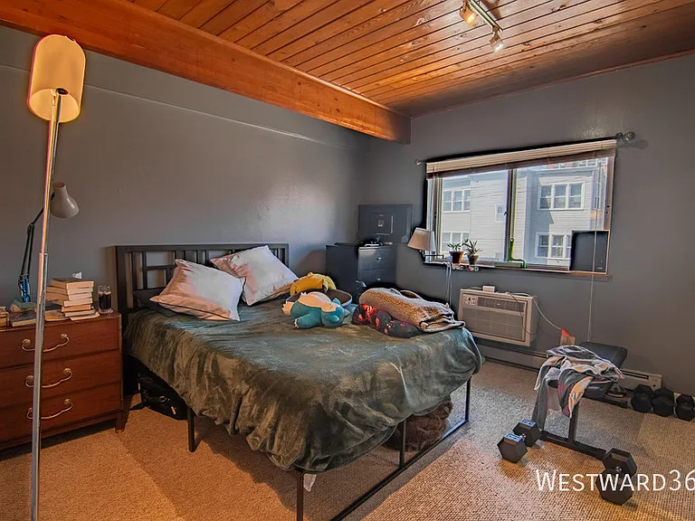 4334 N Clarendon Ave #310 — Photo 6