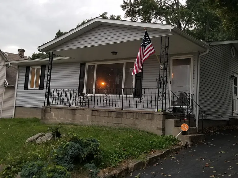 1033 Silvercrest Ave — Photo 1