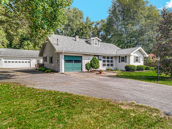 1260 Lawson Ln, Porter, IN 46304