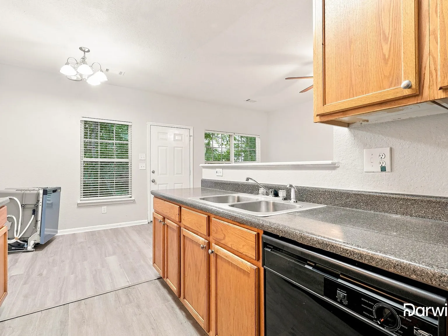 3 bed, 2.5 bath, 1528 sqft, $1,475 — Photo 4