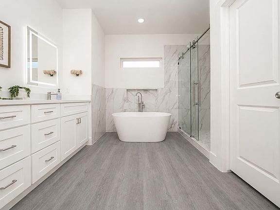 3rd image of 6702 Metro Blvd #9
