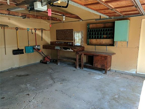 5th image of 6392 Ledgebrook Dr
