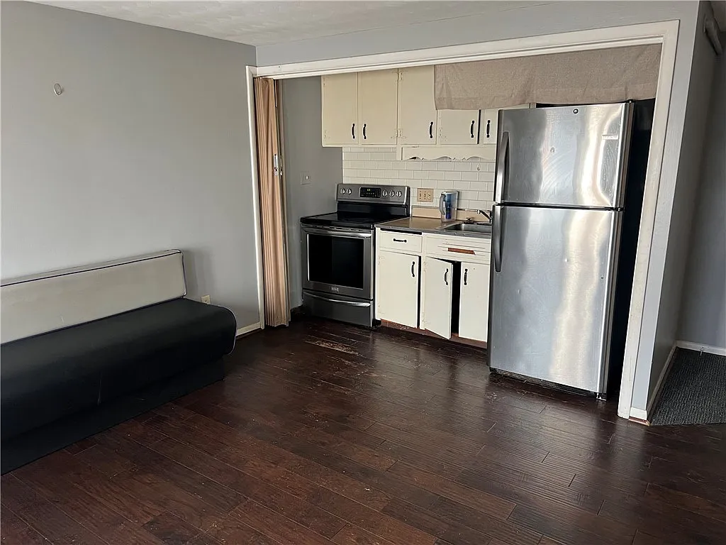 1 bed, 1.0 bath, 3032 sqft, $1,200 — Photo 4