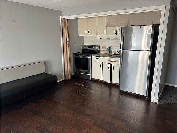 4th image of 2341 Monroe Ave APT 2E