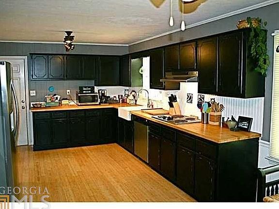 2nd image of 239 Diane Dr SE